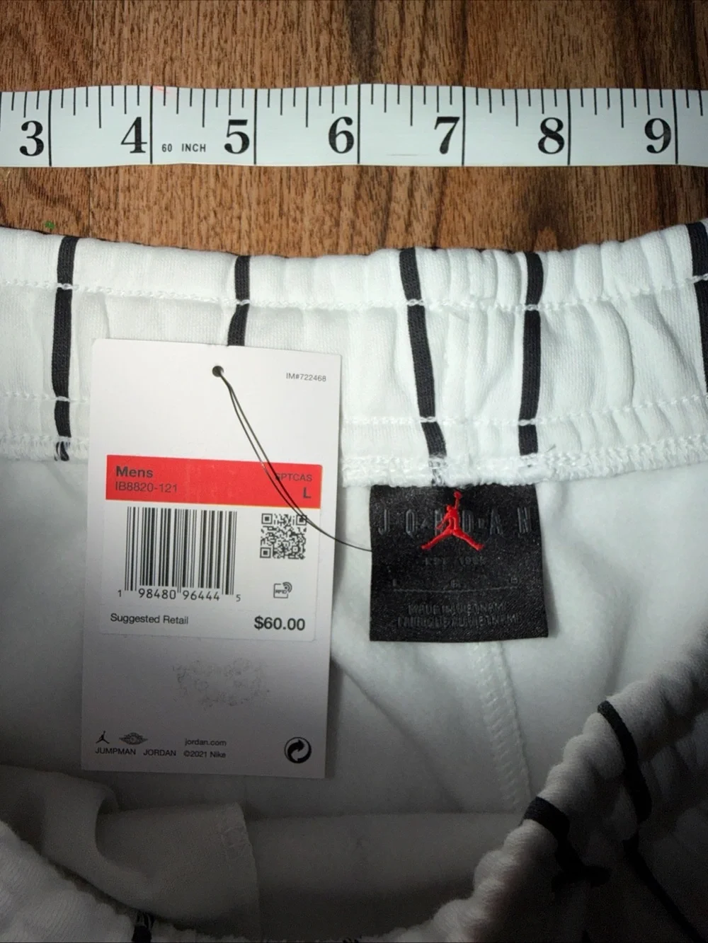 Air Jordan Brooklyn Diamond Fleece Shorts Mens Sz LARGE L White Black Striped